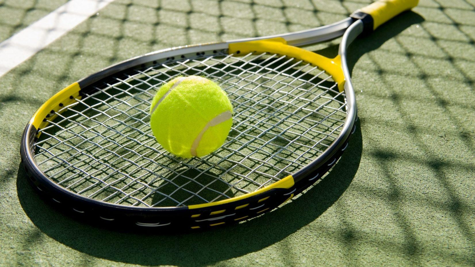tennis-canada-ball-racquet-